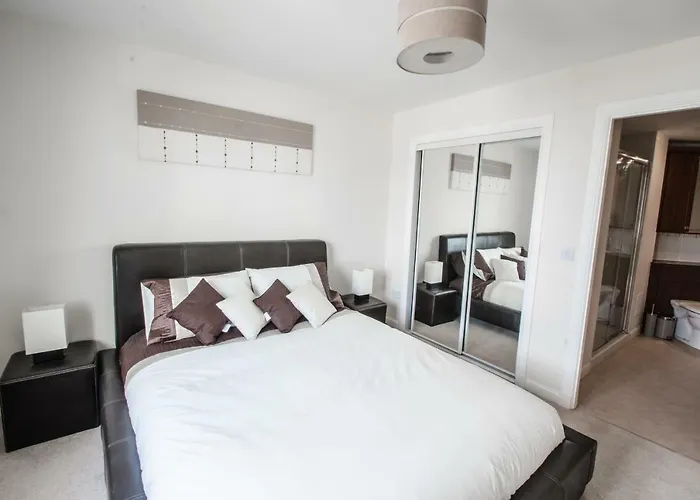 City Centre Orange Apartments - Portland Street