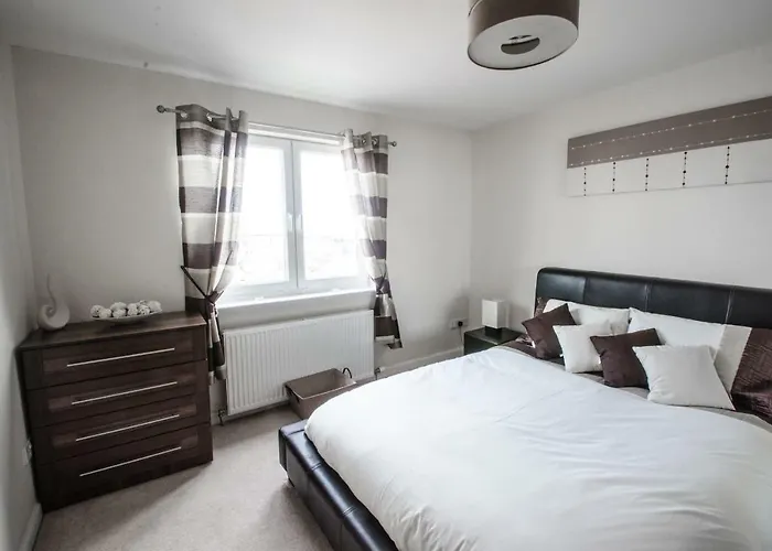 City Centre Orange Apartments - Portland Street